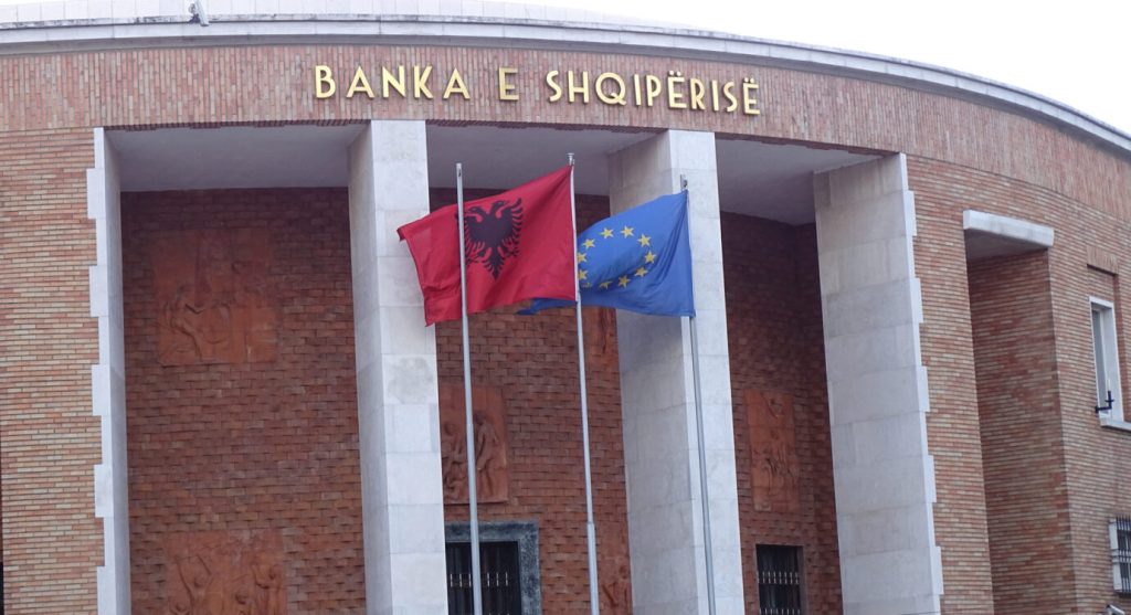 Kursi i këmbimit, BSH bleu mbi 1 mld euro në 2025, këtë vit ndërhyrja edhe më e fortë